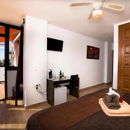 Konukevi Casa Mercedes 2*