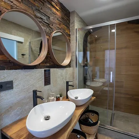 Casa Mercedes בית הארחה 2*